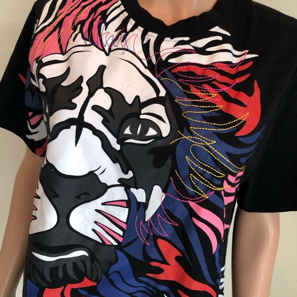 Switch Remarkable Women’s Size L Black T-Shirt Lion Printed Graphic Design - Picture 16 of 16